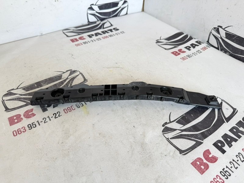 Направляющая бампера задняя левая Rogue 2021 T33 2.5