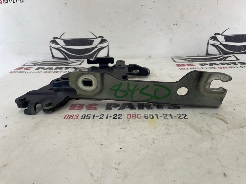 Петля капота правая 7 2008-2015 F02 4.4