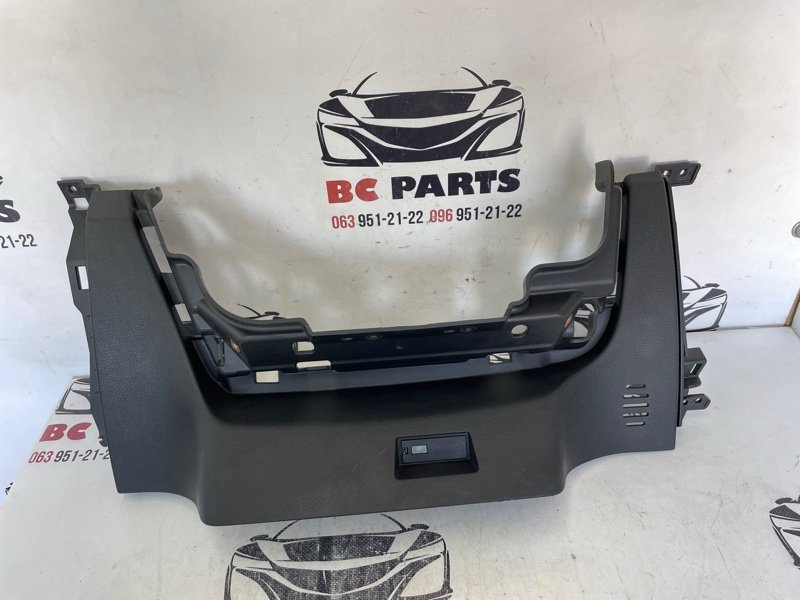 Накладка торпедо Dodge Durango 2018 3.6 5SB01DX9AA Б/У