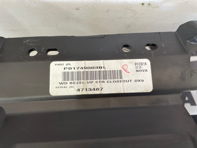 Накладка торпедо Durango 2018 3.6