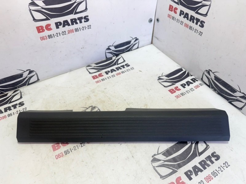 Накладка порога передняя правая Nissan Rogue 2021 T33 2.5 769516rr0a Б/У