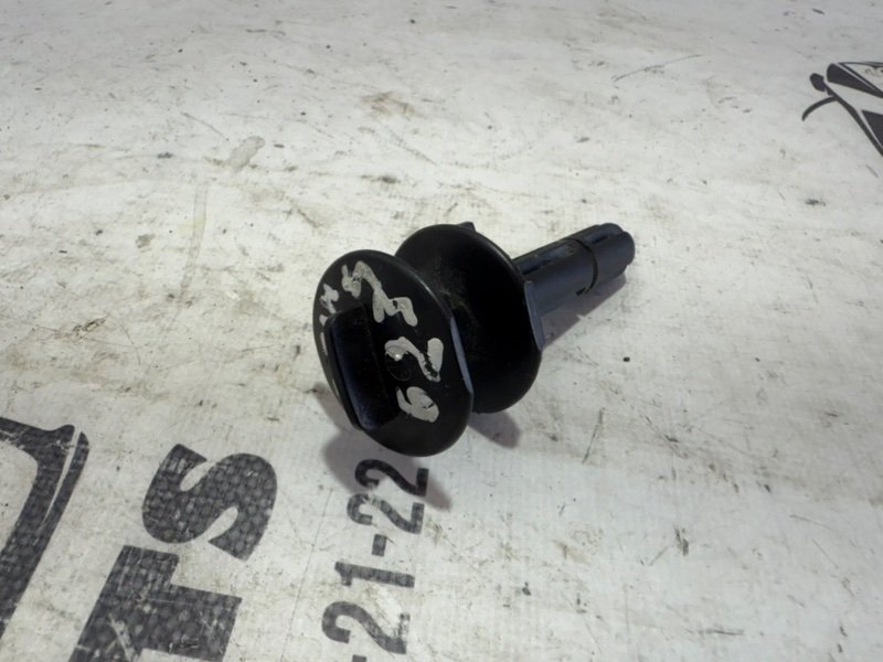 Крепление радиатора левое Nissan Kicks 2022 1.6 39788-5RB0B Б/У