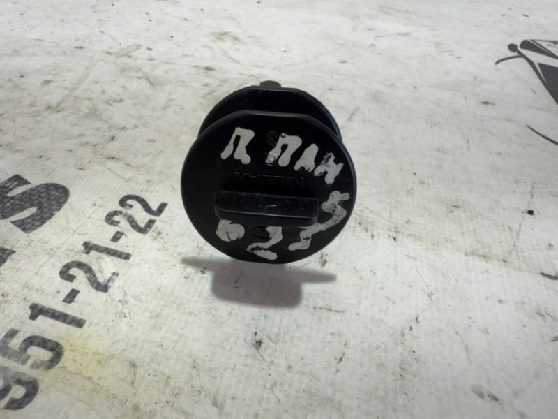 Крепление радиатора левое Kicks 2022 1.6