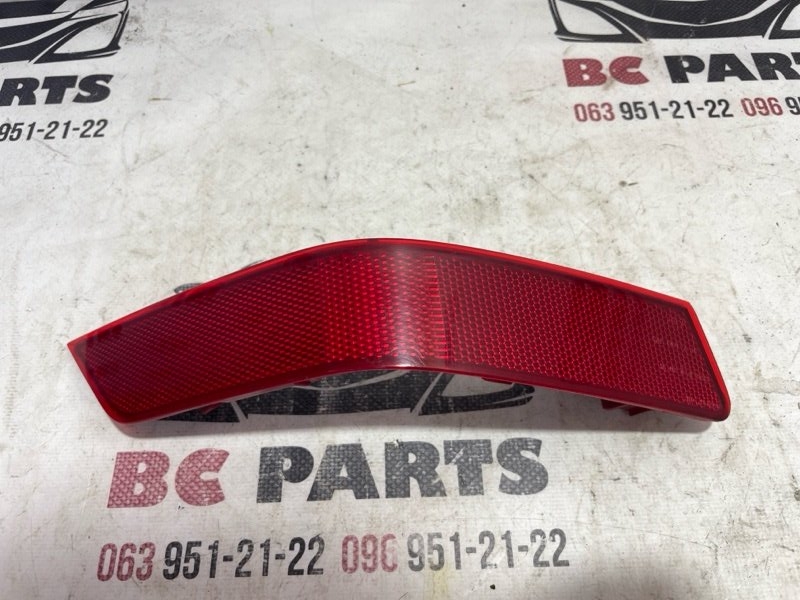 Катафот бампера задний правый Nissan Rogue 2013-2020 T32 2.5 265606FV0A Б/У