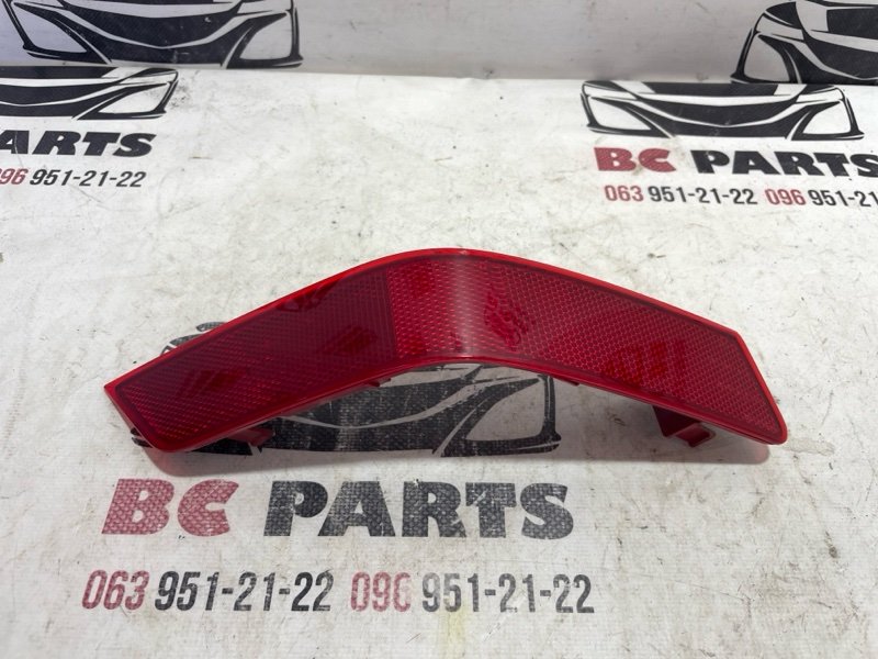 Катафот бампера задний правый Nissan Rogue 2013-2020 T32 2.5 265606FV0A Б/У