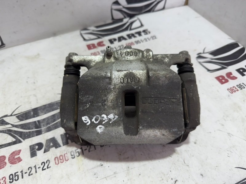Суппорт тормозной передний правый Nissan Rogue 2013-2020 T32 410014BT0A Б/У