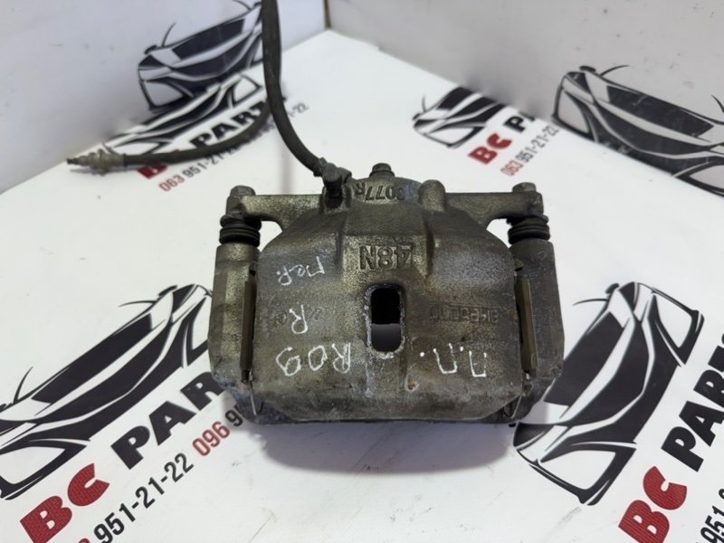 Запчасть суппорт тормозной передний правый Nissan Rogue 2013-2020 T32 410014BA0C Б/У Суппорт тормозной передний правый Nissan Rogue 2013-2020 T32 410014BA0C Б/У