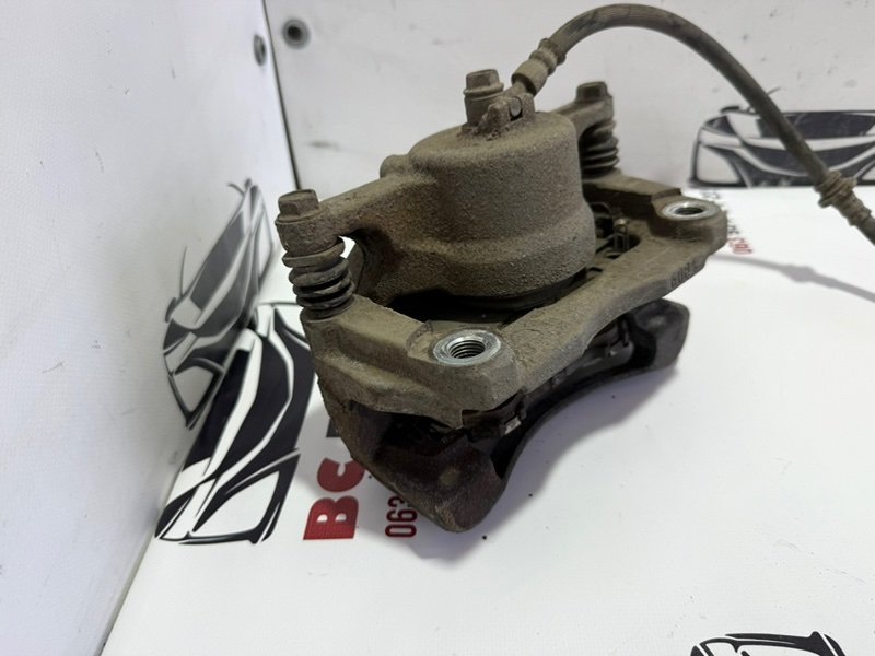 Суппорт тормозной передний правый Rogue 2013-2020 T32 Суппорт тормозной передний правый Rogue 2013-2020 T32