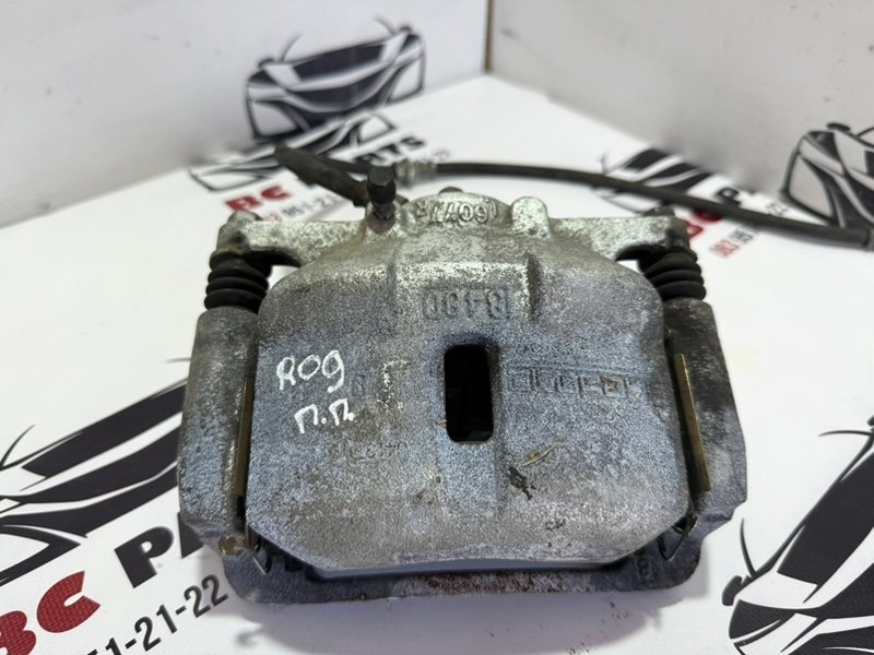 Запчасть суппорт тормозной передний правый Nissan Rogue 2013-2020 T32 410014BA0C Б/У Суппорт тормозной передний правый Nissan Rogue 2013-2020 T32 410014BA0C Б/У