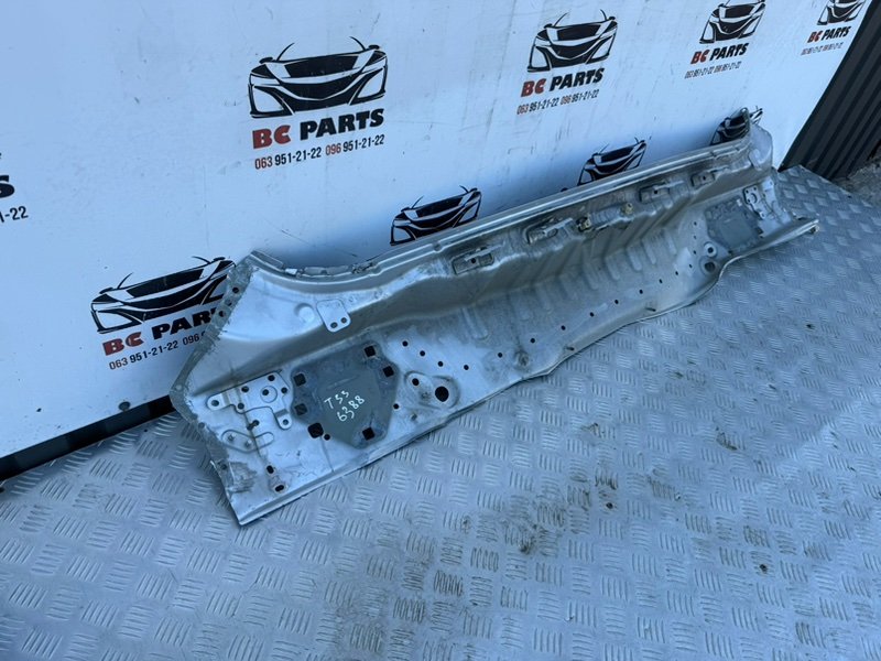 Задняя панель кузова Nissan Rogue T33 2.5