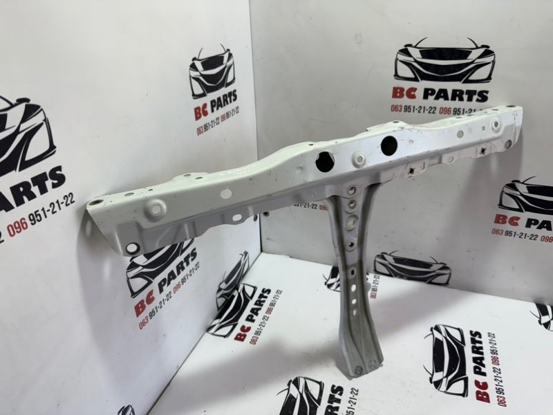 Планка радиатора Subaru Outback BS