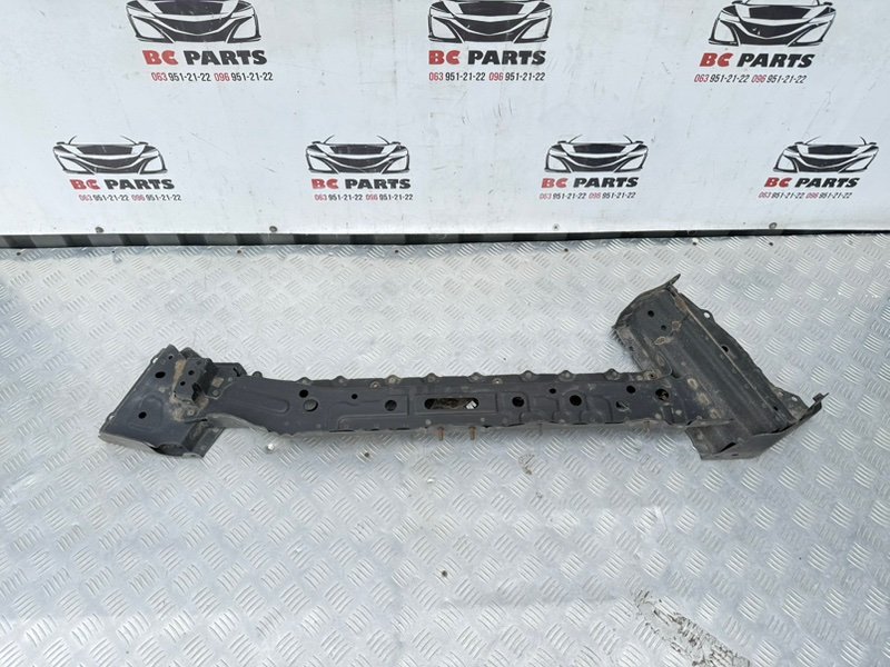Планка радиатора Nissan Sentra 2012-2019 B17 F2530-4ATMA Б/У