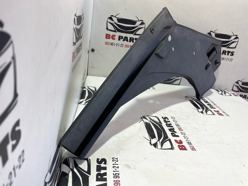 Накладка на фару левая Audi Q7 4M 3.0