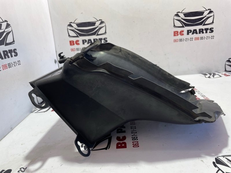 Воздухозаборник левый Q7 2017 4M 3.0