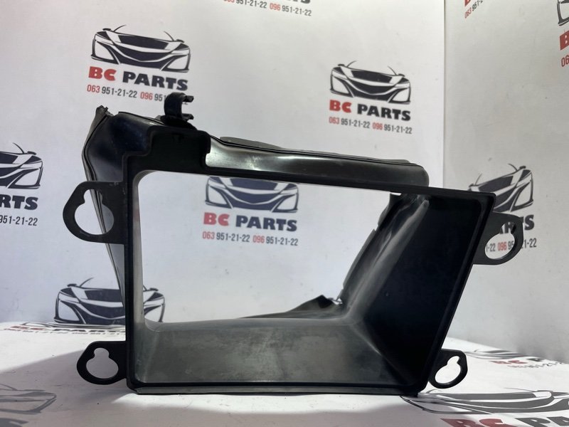 Воздухозаборник левый Q7 2017 4M 3.0