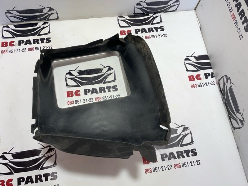 Воздухозаборник левый Q7 2017 4M 3.0