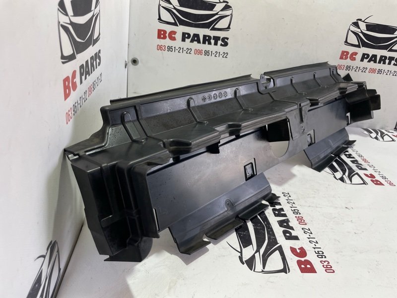 Направляющая потока воздуха Audi Q7 4M 3.0