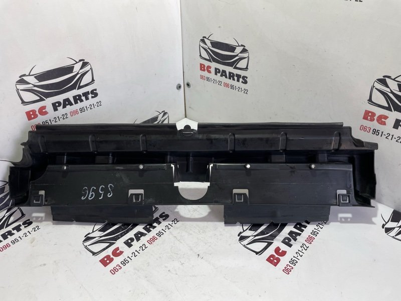 Направляющая потока воздуха Q7 2017 4M 3.0