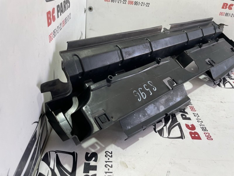 Направляющая потока воздуха Q7 2017 4M 3.0