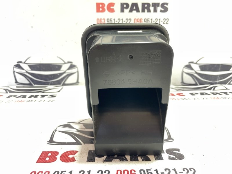 Решетка вентиляционная правая Rogue 2018 T32 QR25 2.5