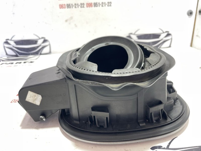 Лючок топливного бака Rogue 2021 T33 2.5