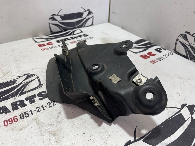 Брызговик задний левый Audi Q7 4M 3.0