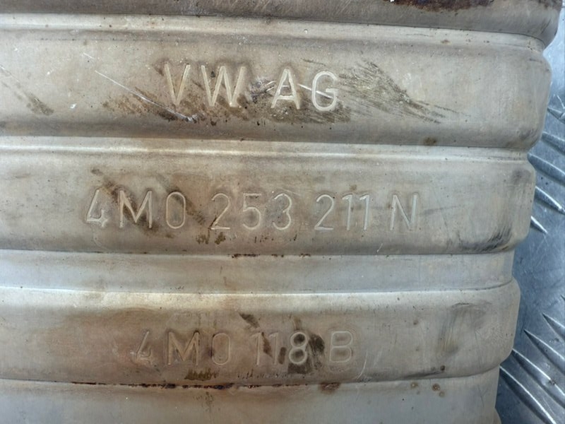 Резонатор глушителя правый Q7 2017 4M 3.0