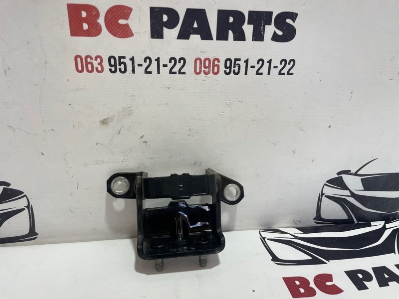 Петля двери задняя правая Nissan Rogue 2018 T32 QR25 2.5 82400 3NA1A Б/У