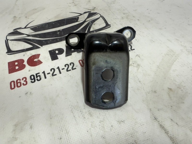 Петля двери задняя правая Rogue 2019 T32 QR25 2.5
