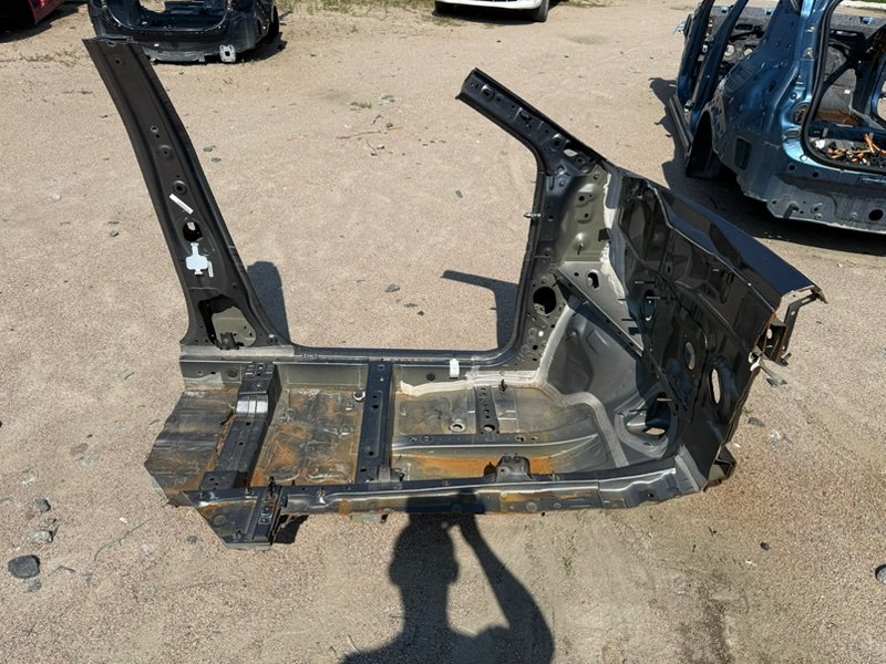 Часть кузова передний левый Nissan Rogue T33 2.5