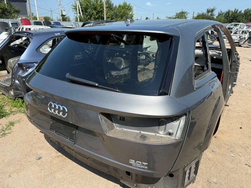 Крышка багажника Audi Q7 4M 3.0