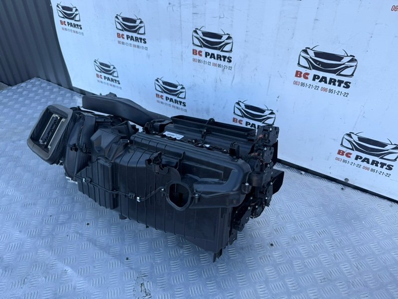 Корпус печки Q7 2017 4M 3.0