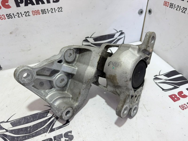 Подушка двигателя правая Nissan Rogue 2020 T32 QR25 2.5 112114BA0A Б/У