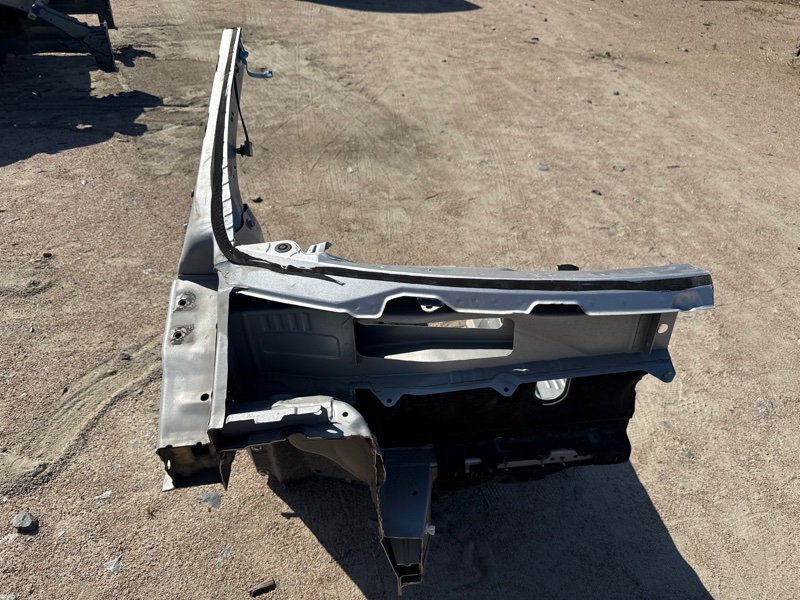 Часть кузова передний правый Rogue 2021 T33 2.5