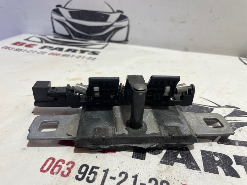 Петля крышки багажника Q7 2017 4M 3.0