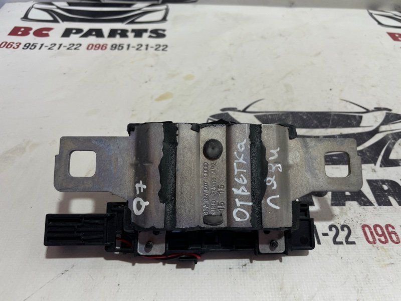 Петля крышки багажника Q7 2017 4M 3.0