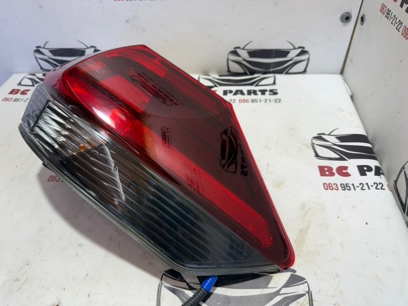 Фонарь наружный (в крыло) задний правый Rogue 2020 T32 QR25 2.5