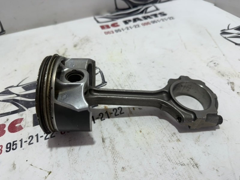 Поршень Nissan Rogue 2020-2022 T33 2.5 12010-3TA0C Б/У