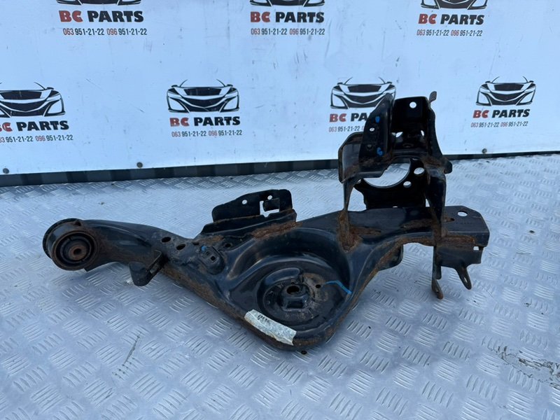 Рычаг подпружинный задний правый Nissan Rogue 2020 T32 QR25 2.5 555014BA0A Б/У