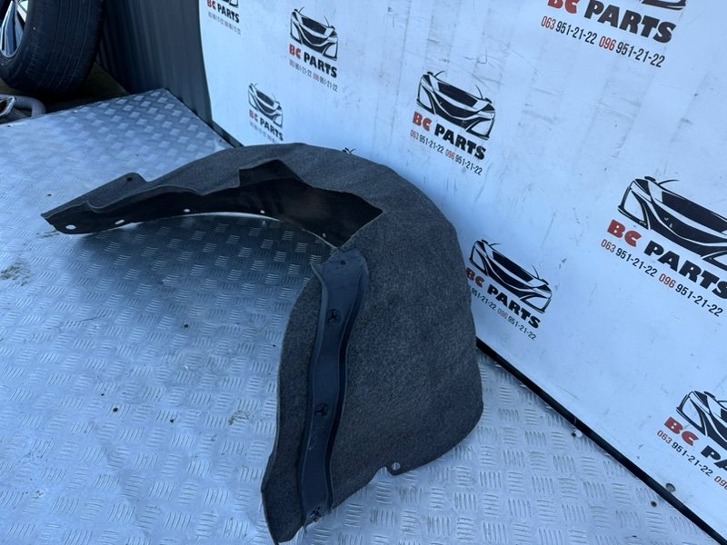 Подкрылок задний правый Dodge Durango 3.6