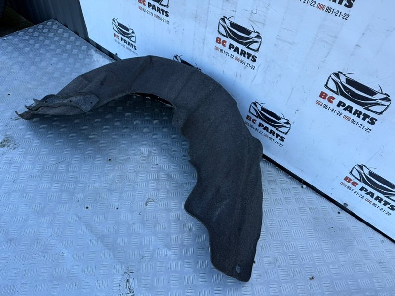 Подкрылок задний левый Durango 2018 3.6