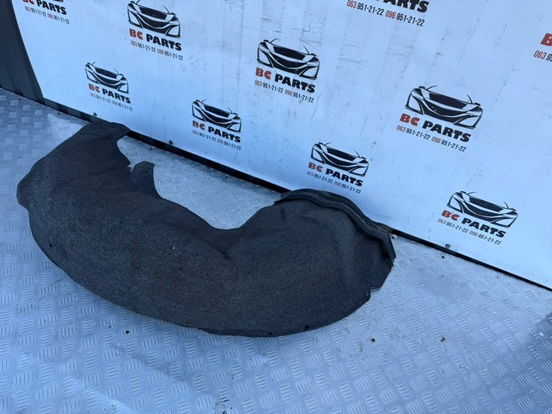 Подкрылок задний левый Durango 2018 3.6