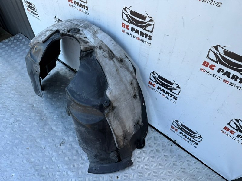Подкрылок передний правый Ford Fusion MK5