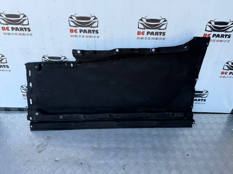 Защита днища кузова левая Audi Q5 2021 80A825207 Б/У