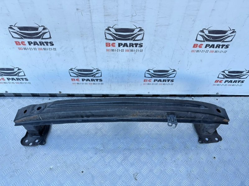 Усилитель бампера передний Volkswagen Passat CC 2008-2016 3C8807109C Б/У