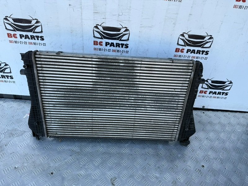 Радиатор интеркуллера Volkswagen Passat CC 2008-2016 3C0145805AM Б/У
