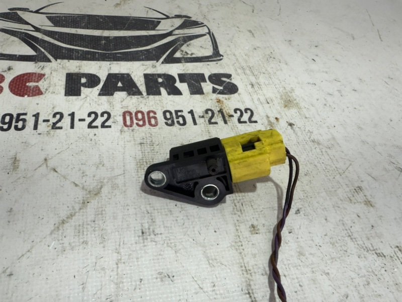 Датчик удара Volkswagen Passat CC 2008-2016 2.0 3C0959651B Б/У