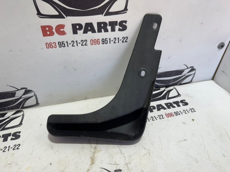 Брызговик задний левый Rogue 2020 T32 QR25 2.5