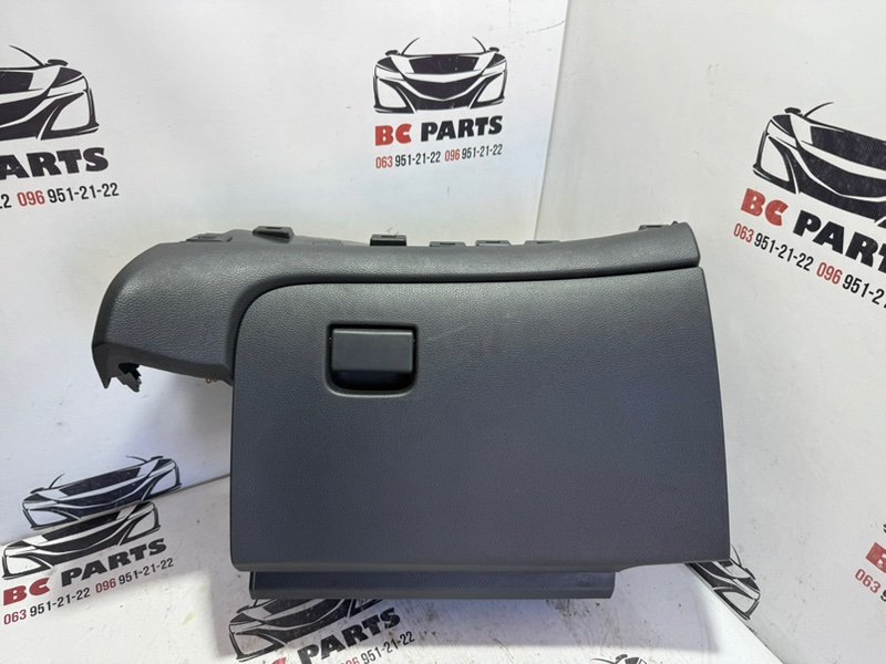 Бардачок Nissan Rogue 2020 T32 QR25 2.5 685105HA0A Б/У