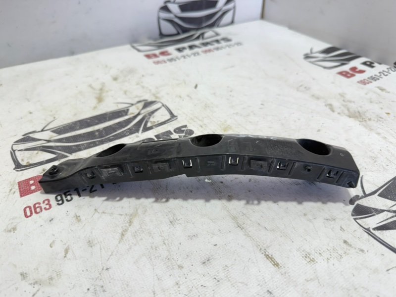 Направляющая бампера передняя левая Rogue 2019 T32 QR25 2.5